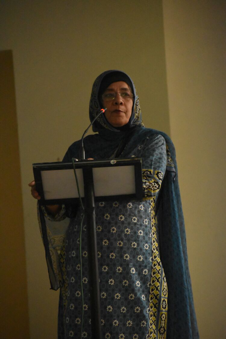 Dr Yasmin Hanif from HELP Bst oral presentstation